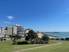 Specious 2-Bed Apartment in Eastbourne